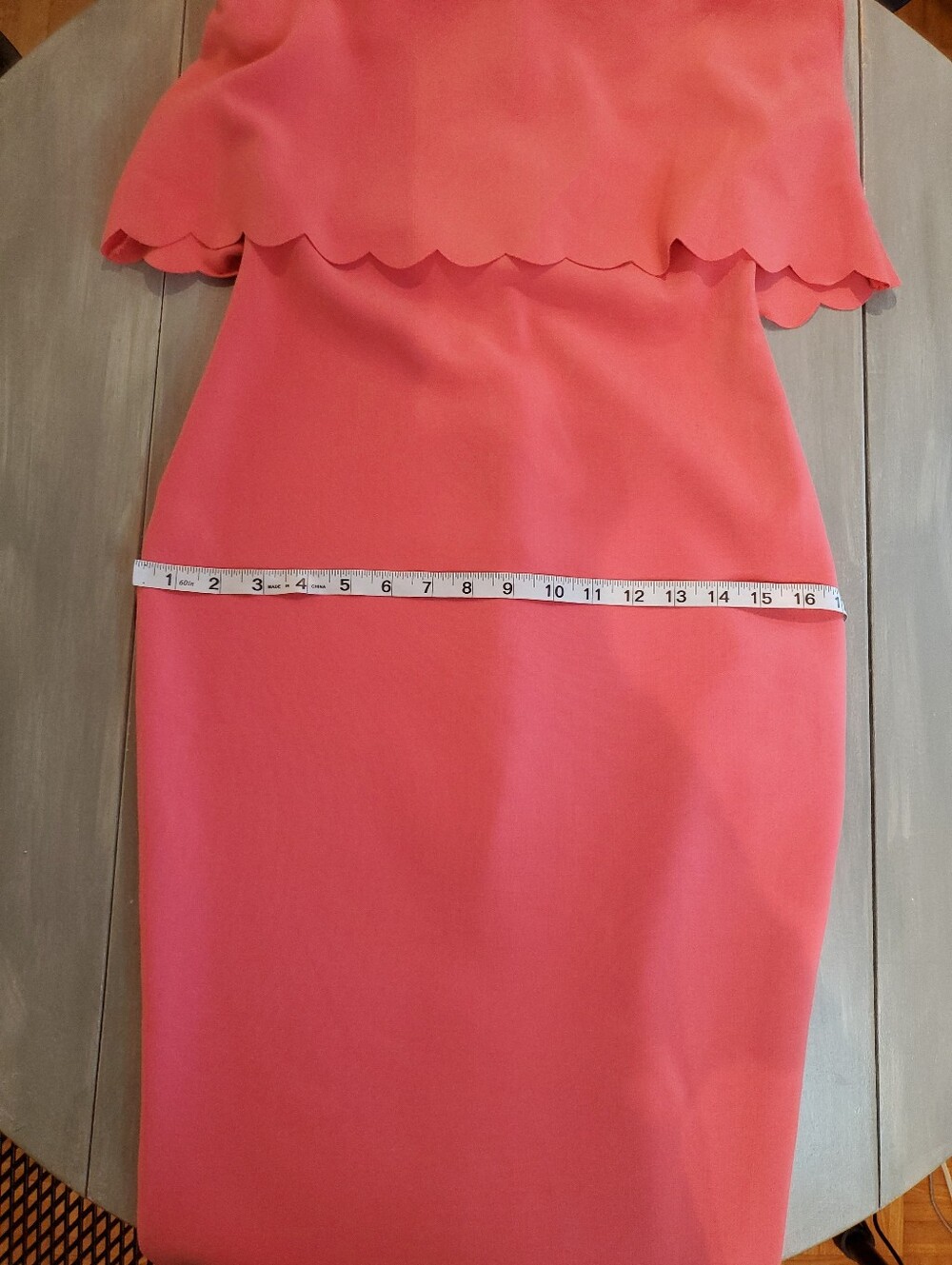 Likely Strapless Scallop-Trim Flamingo Color Midi Dress Bodycon Women's Size 4 - Picture 5 of 10